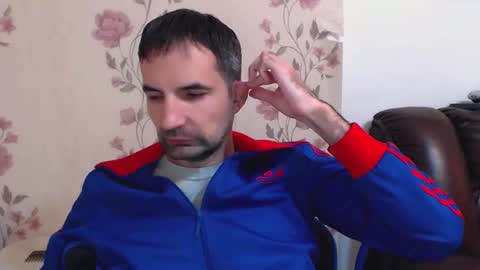 Snapshot of gianni_lion chatting on December 2025 08:37:02 PM Gianni online show from December 2025 08:37:02 PM