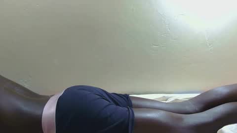 Snapshot of giant_couple chatting on February 2026 01:43:01 AM giant_couple online show from February 2026 01:43:01 AM