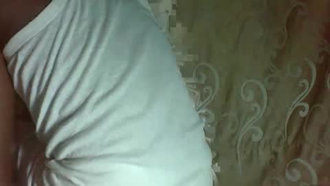 Snapshot of giant_couple chatting on May 2026 06:47:02 PM giant_couple online show from May 2026 06:47:02 PM
