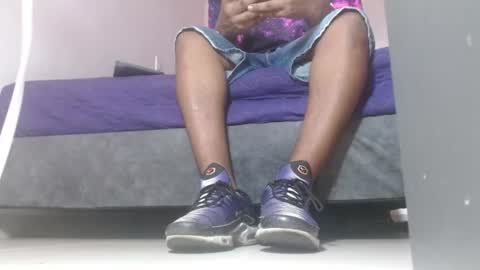 Snapshot of giant_feet chatting on August 2026 05:07:01 PM BOSS online show from August 2026 05:07:01 PM