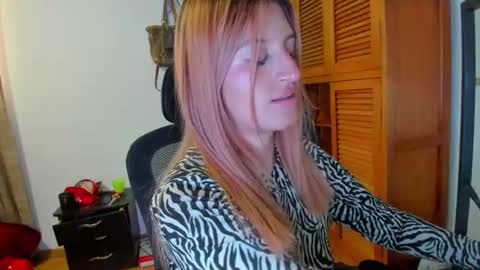 Snapshot of giaroussel chatting on August 2026 03:14:02 PM GiaRoussel online show from August 2026 03:14:02 PM