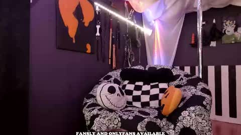 Giggles online show from February 2026 04:18:01 PM