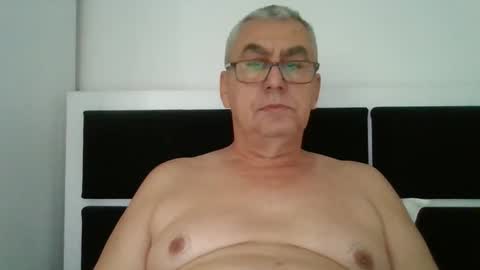 gigi1970 online show from October 2025 11:33:02 AM