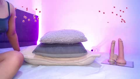 Snapshot of gigi_big_ass chatting on January 2025 11:36:02 PM alizzon online show from January 2025 11:36:02 PM