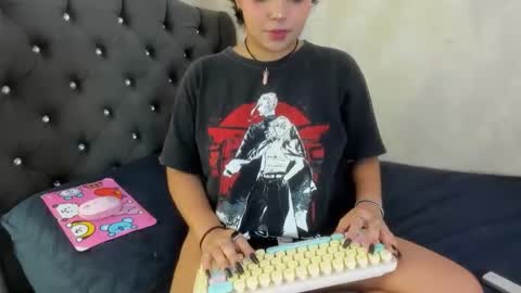 Snapshot of gigi_wet chatting on December 2025 07:14:02 AM Gigi online show from December 2025 07:14:02 AM