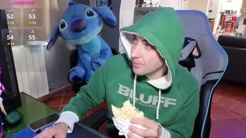 Snapshot of gil_gamesh90 chatting on February 2025 12:13:02 PM Mirko online show from February 2025 12:13:02 PM