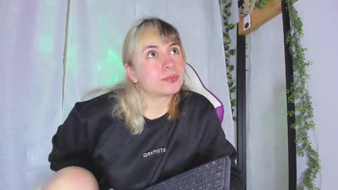 Snapshot of gilakat chatting on January 2025 04:19:02 AM gilakat online show from January 2025 04:19:02 AM