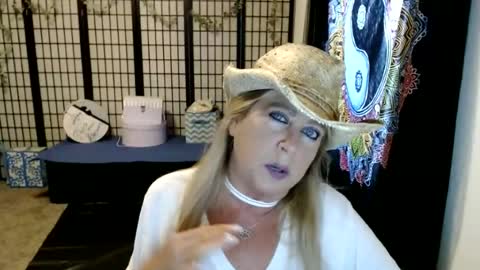 GILF38Gs online show from June 2026 01:17:02 PM