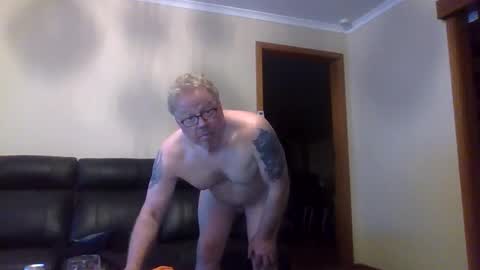 gimmmieoooo online show from October 2025 08:56:01 AM