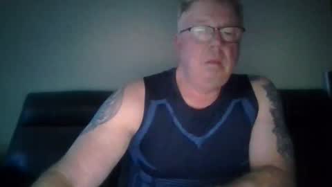 gimmmieoooo online show from April 2026 07:33:02 AM