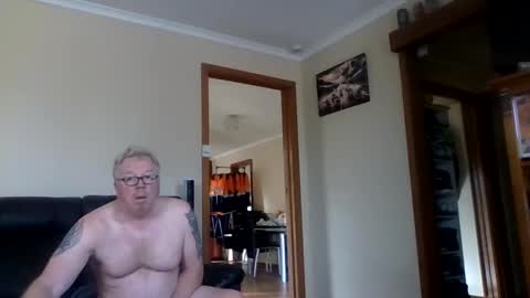 gimmmieoooo online show from May 2026 11:56:01 PM