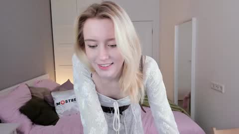 Snapshot of gin_yoon chatting on December 2024 06:33:02 AM Gin online show from December 2024 06:33:02 AM