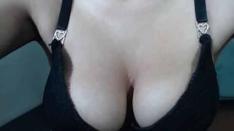 Snapshot of ginasailor chatting on January 2026 01:44:02 AM ginasailor online show from January 2026 01:44:02 AM