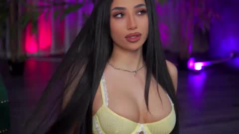 Gina online show from October 2025 07:08:01 PM