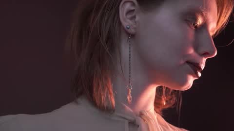        im expecting 350 thumbs up on my altar   online show from October 2025 10:14:02 PM