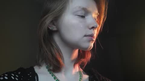 Snapshot of ginger_hugs chatting on November 2025 10:10:01 PM im expecting 350 thumbs up on my altar online show from November 2025 10:10:01 PM