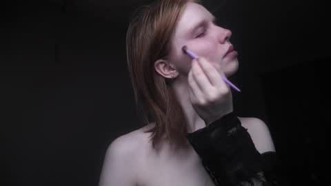        im expecting 350 thumbs up on my altar   online show from December 2025 10:07:02 PM