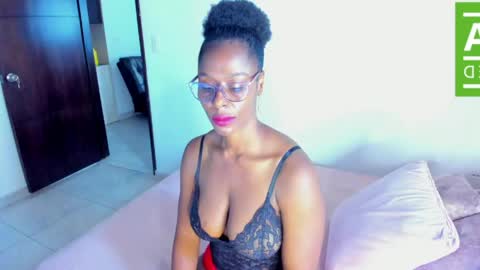 Snapshot of ginger_smil chatting on May 2026 01:06:01 PM Diana online show from May 2026 01:06:01 PM