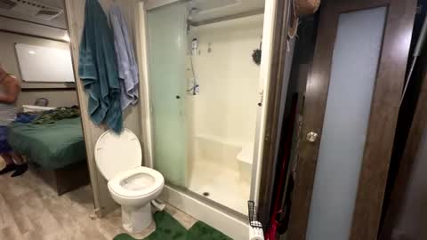 Snapshot of gingerbear3742 chatting on October 2025 05:26:02 AM gingerbear3742 online show from October 2025 05:26:02 AM