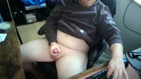 Snapshot of gingermooncum chatting on April 2026 06:14:02 PM gingermooncum online show from April 2026 06:14:02 PM