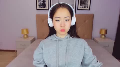 Ginny online show from January 2025 10:34:01 AM