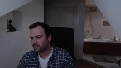 Snapshot of gintonik89 chatting on February 2025 04:30:02 PM gintonik89 online show from February 2025 04:30:02 PM