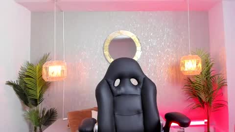 Gio Carangi online show from April 2026 02:56:01 AM