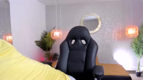 Snapshot of gio_carangi chatting on June 2026 02:23:02 AM Gio Carangi online show from June 2026 02:23:02 AM