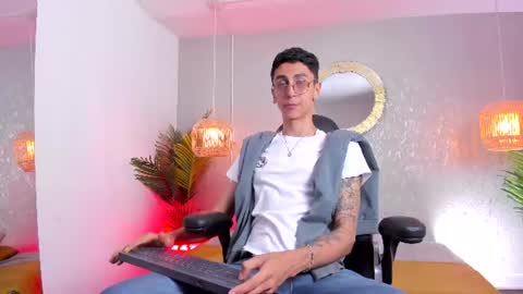 Snapshot of gio_carangi chatting on June 2026 03:16:01 AM Gio Carangi online show from June 2026 03:16:01 AM