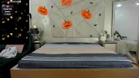 gio_lorenz online show from October 2025 11:39:02 AM