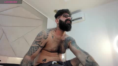 gio_lorenz online show from November 2025 01:11:01 PM