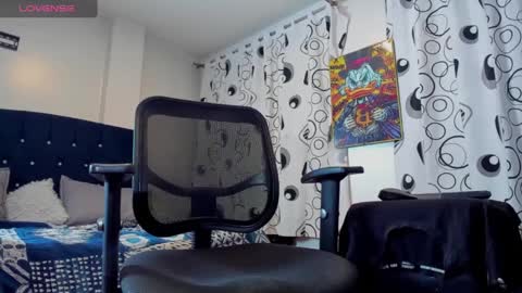 GIOMAR REYES online show from October 2025 05:50:02 AM