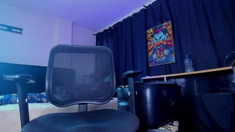 GIOMAR REYES online show from April 2026 06:39:01 AM