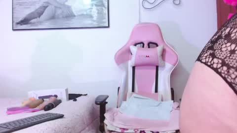 giorgina_montiere online show from May 2026 01:50:02 PM