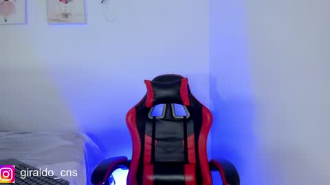 Snapshot of giraldo_cns chatting on April 2026 02:20:01 AM Natii online show from April 2026 02:20:01 AM