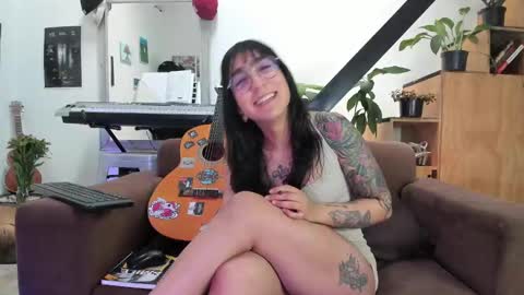 girasol1921 online show from January 2025 10:23:01 PM