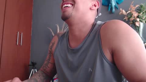 Snapshot of girge23 chatting on January 2025 08:03:02 PM piggy boy online show from January 2025 08:03:02 PM