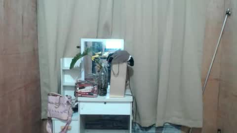 Aisha online show from October 2025 06:44:02 AM