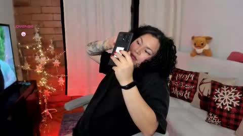 Snapshot of girl_inline chatting on December 2025 01:44:02 AM girl_inline online show from December 2025 01:44:02 AM