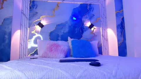 eleanor and celeste online show from November 2025 03:05:01 AM