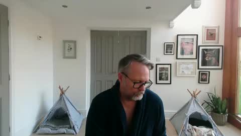 girlsandbikes online show from November 2025 10:06:02 AM