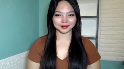 Rhaine online show from October 2025 05:13:02 PM