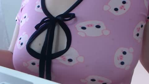 Victoria online show from November 2025 03:24:01 PM