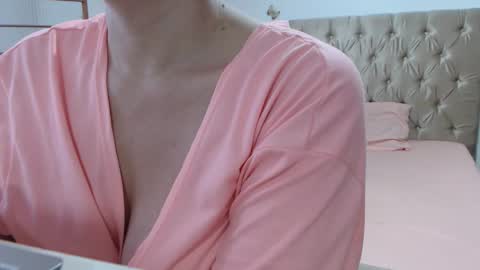 Victoria online show from November 2025 12:14:02 PM