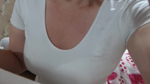 Victoria online show from January 2026 01:00:02 AM