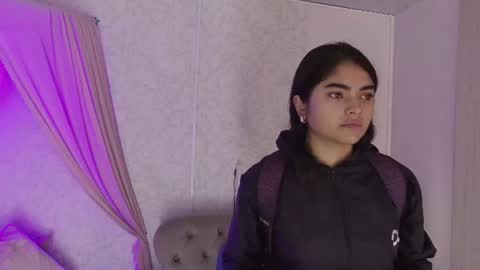 Snapshot of giselamaru chatting on June 2026 11:13:01 AM online show from June 2026 11:13:01 AM