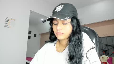 GISELLE ROLDAN online show from October 2025 04:13:02 AM