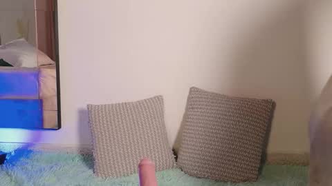 Snapshot of giselleclair chatting on November 2025 01:11:02 PM giselleclair online show from November 2025 01:11:02 PM