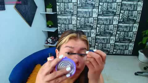Snapshot of gissel_angel chatting on October 2025 08:54:02 PM Gissel angel online show from October 2025 08:54:02 PM