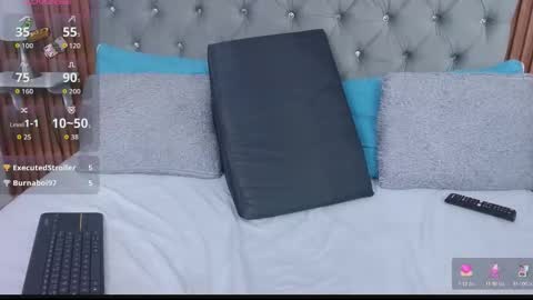 Gissell Saenz online show from November 2025 09:25:02 PM